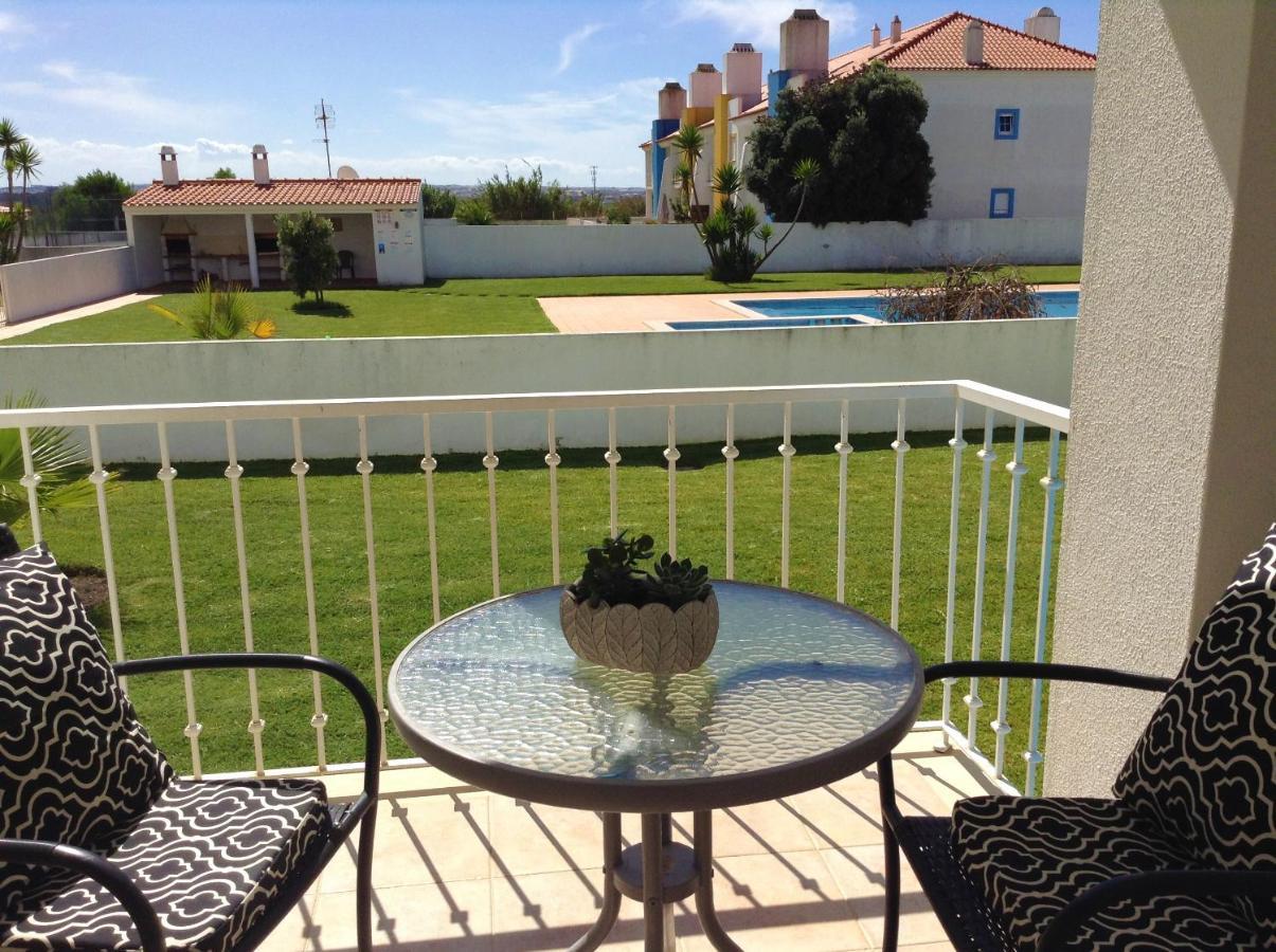 Palmeiras Apartement - T1 Com Piscina Baleal Buitenkant foto