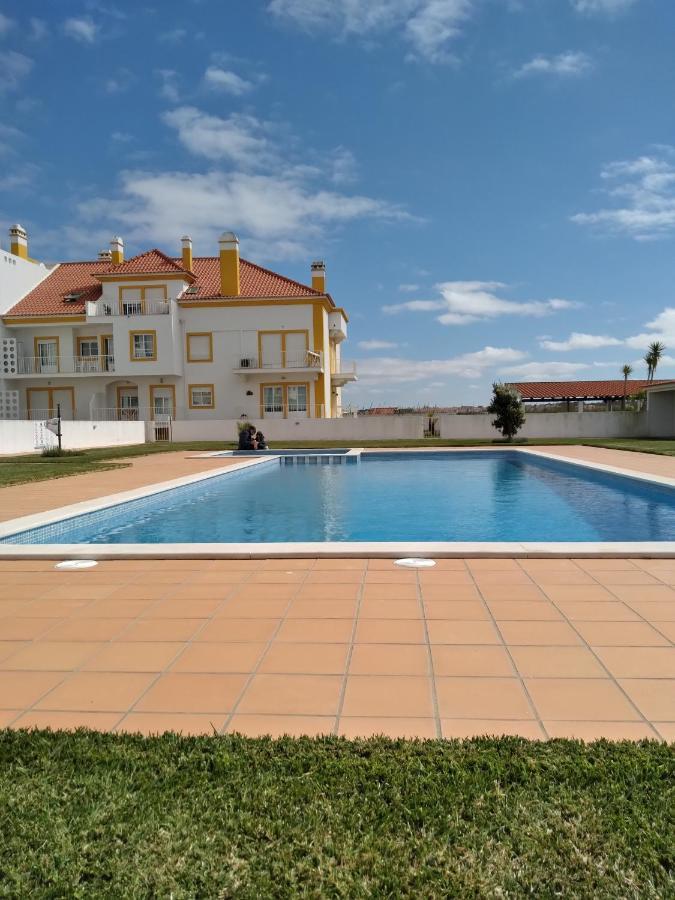 Palmeiras Apartement - T1 Com Piscina Baleal Buitenkant foto