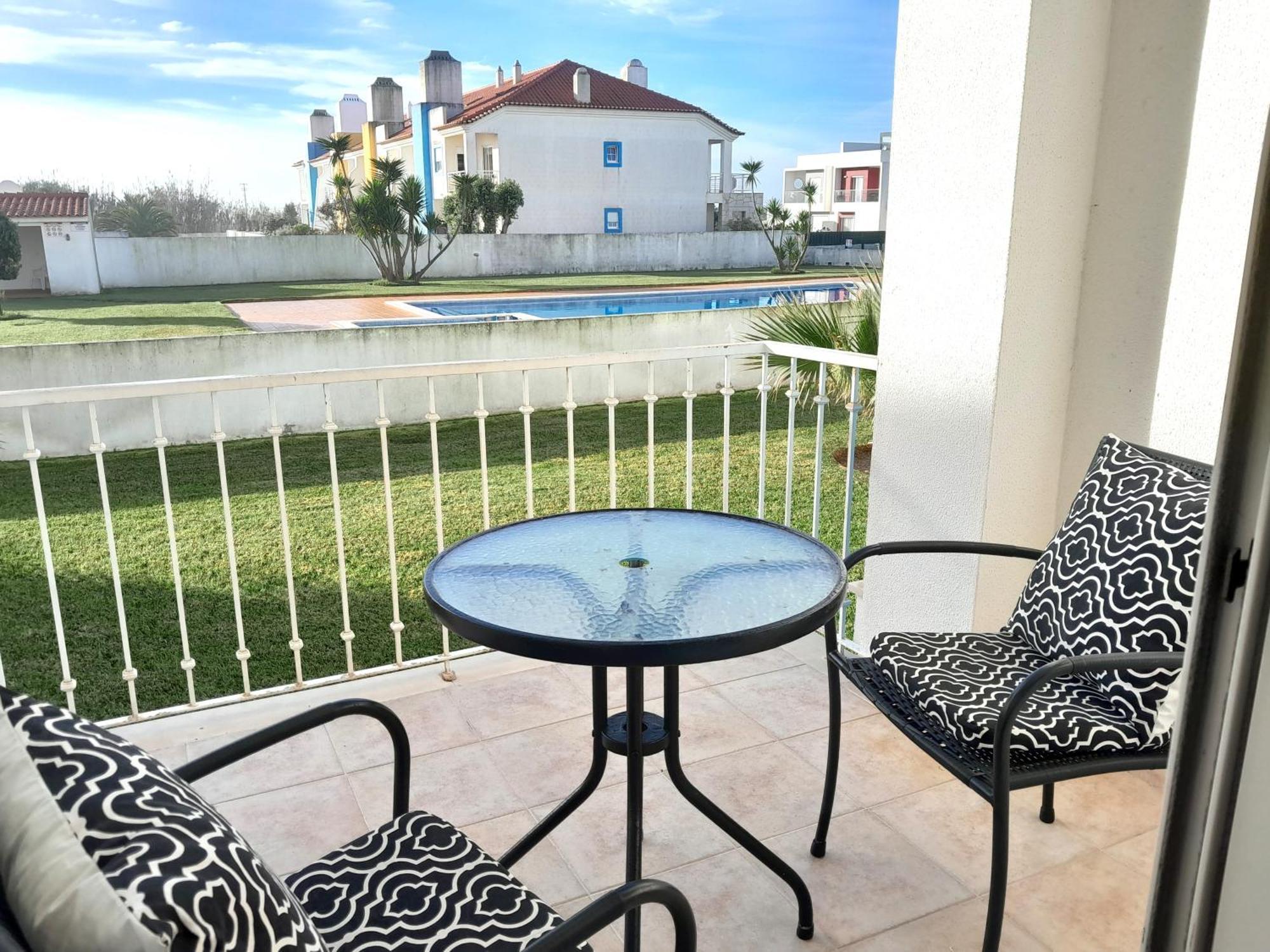 Palmeiras Apartement - T1 Com Piscina Baleal Buitenkant foto